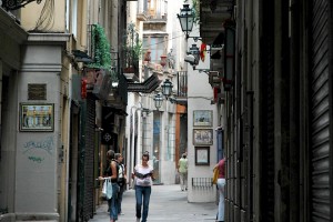La calle Petritxol esta ubicada en plena zona turística de barrio gótico de Barcelona