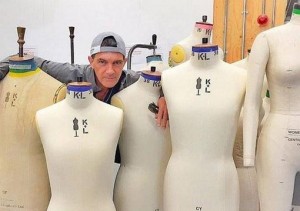 Antonio Banderas se prepara para personificar a Gianni Versace