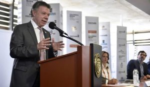 Al inaugurar Colombiamoda, el presidente Juan Manuel Santos comprometió su apoyo a la cadena industrial textil confeccionista