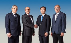 Sandro y Valerio Robustelli, Minoru Usui, presidente mundial de Epson y Riccardo Robustelli