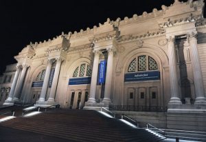 Frente del majestuoso Metropolitan Museum of Art de la ciudad de Nueva York